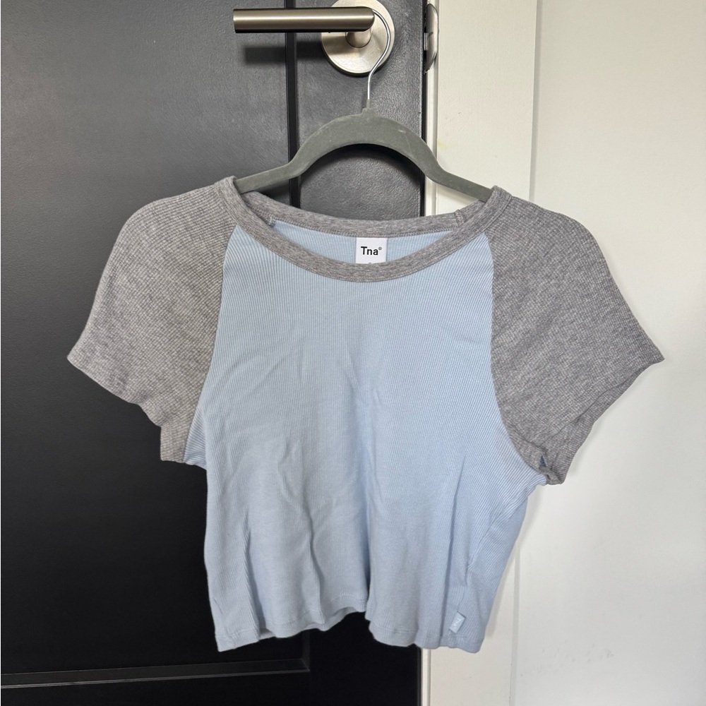 Aritzia TNA Short Sleeve Perfect Quality